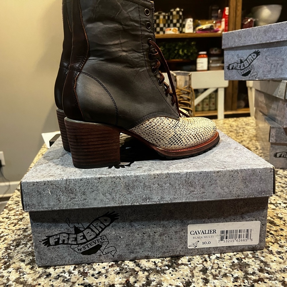 Freebird cavalier size 10